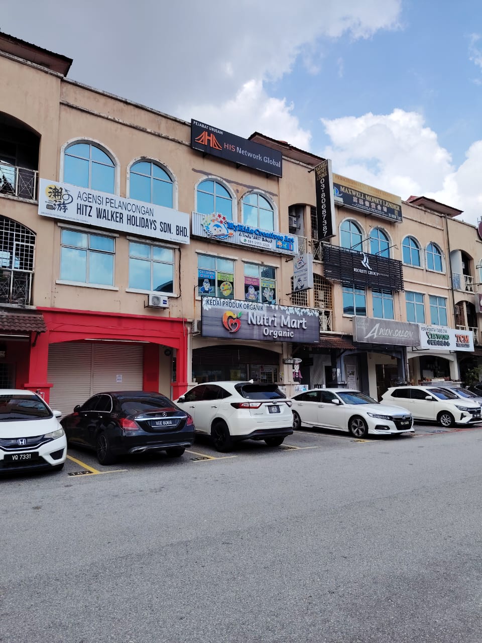 Bandar Puteri Puchong, Shop