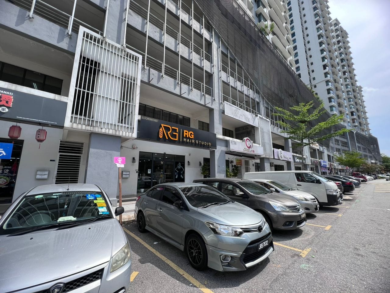 Fortune Perdana Shop, Shop