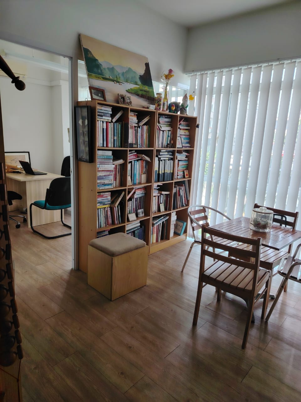 Impian Meridian, Office