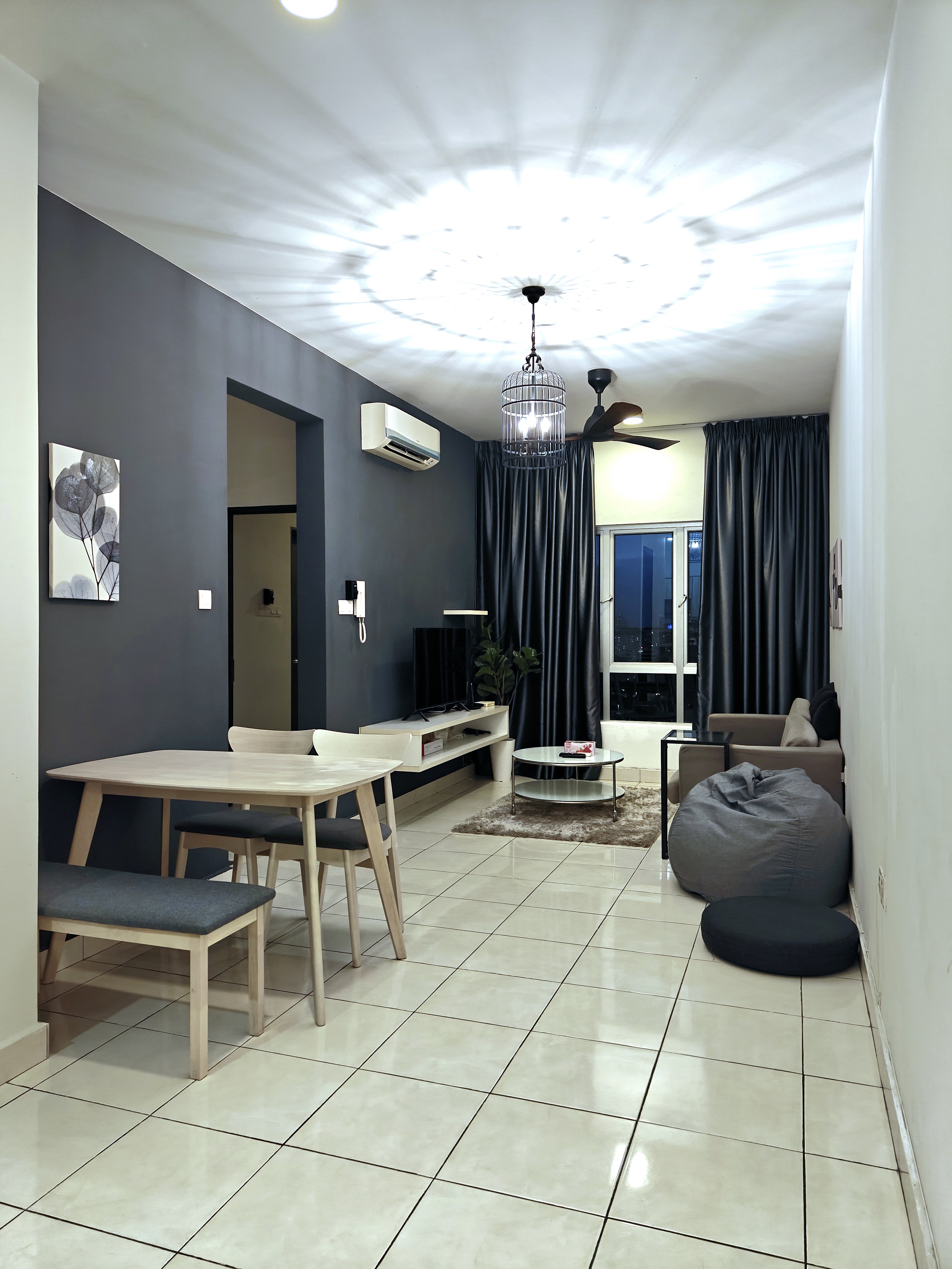 Metropolitan Square, Condominium