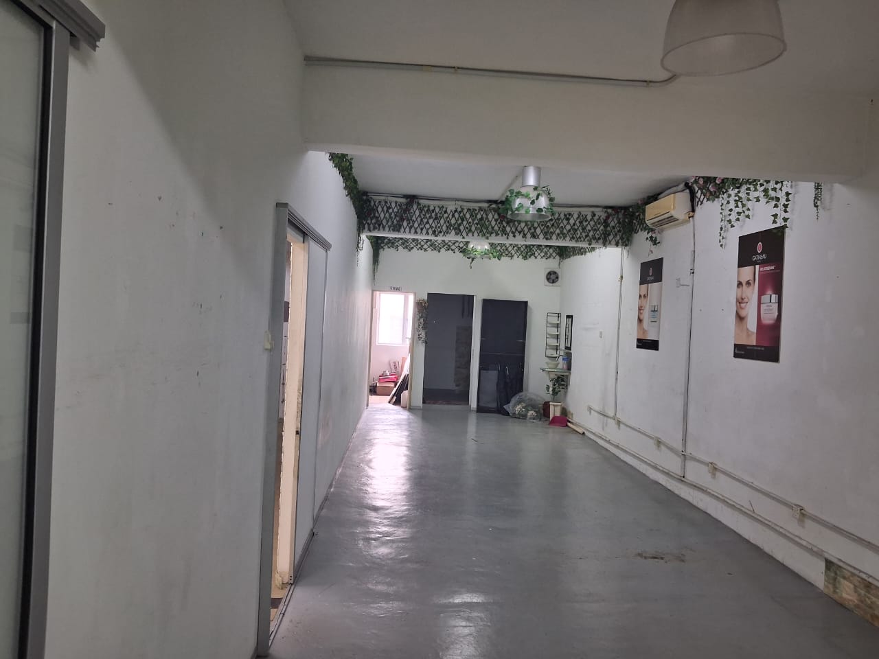 Fadason Business center, Office