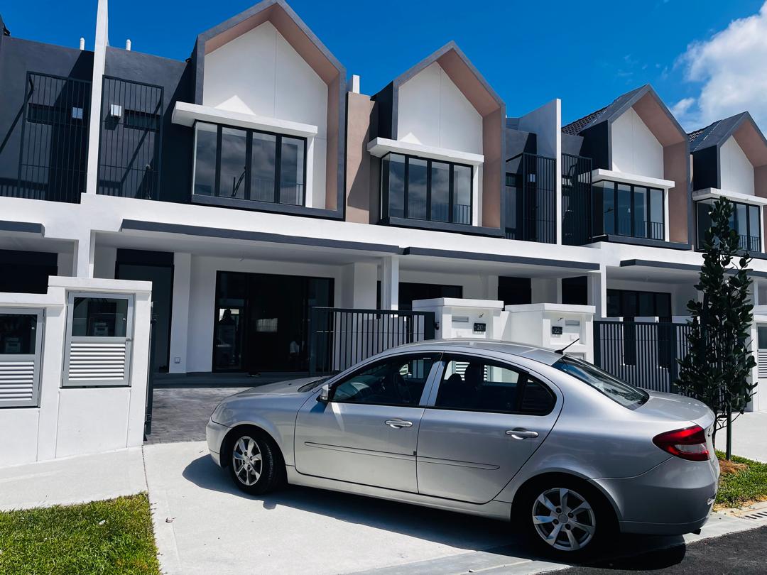 Serenia Amani, Double Storey