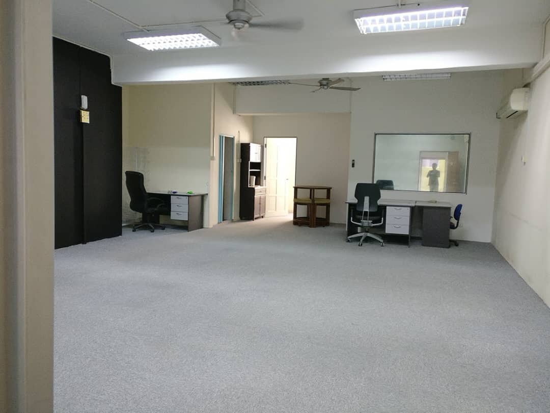 Melati Utama, Shop