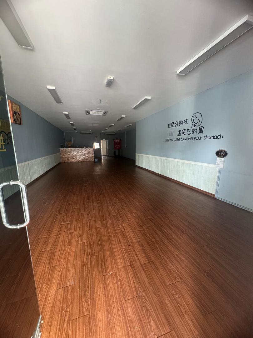 Sd 2 Commercial, Shop