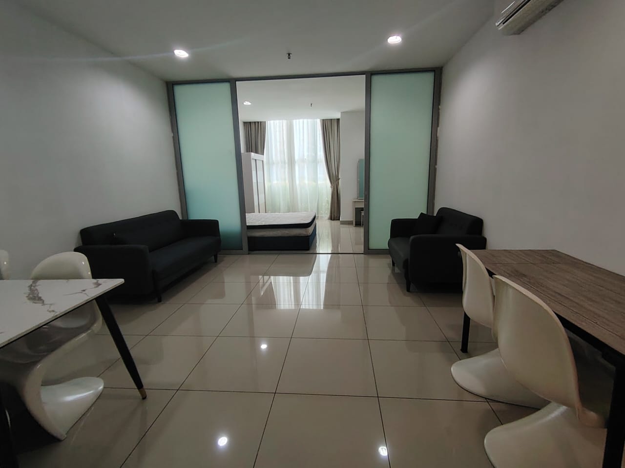 3 Element, Condominium