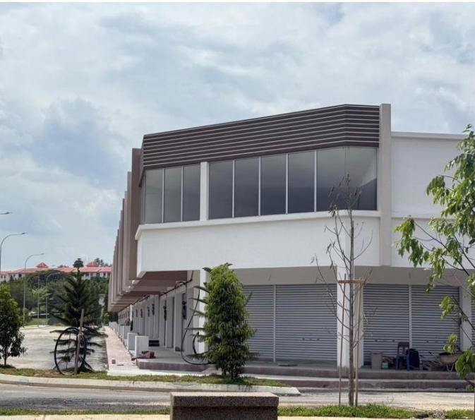 Kesuma Square, Shop