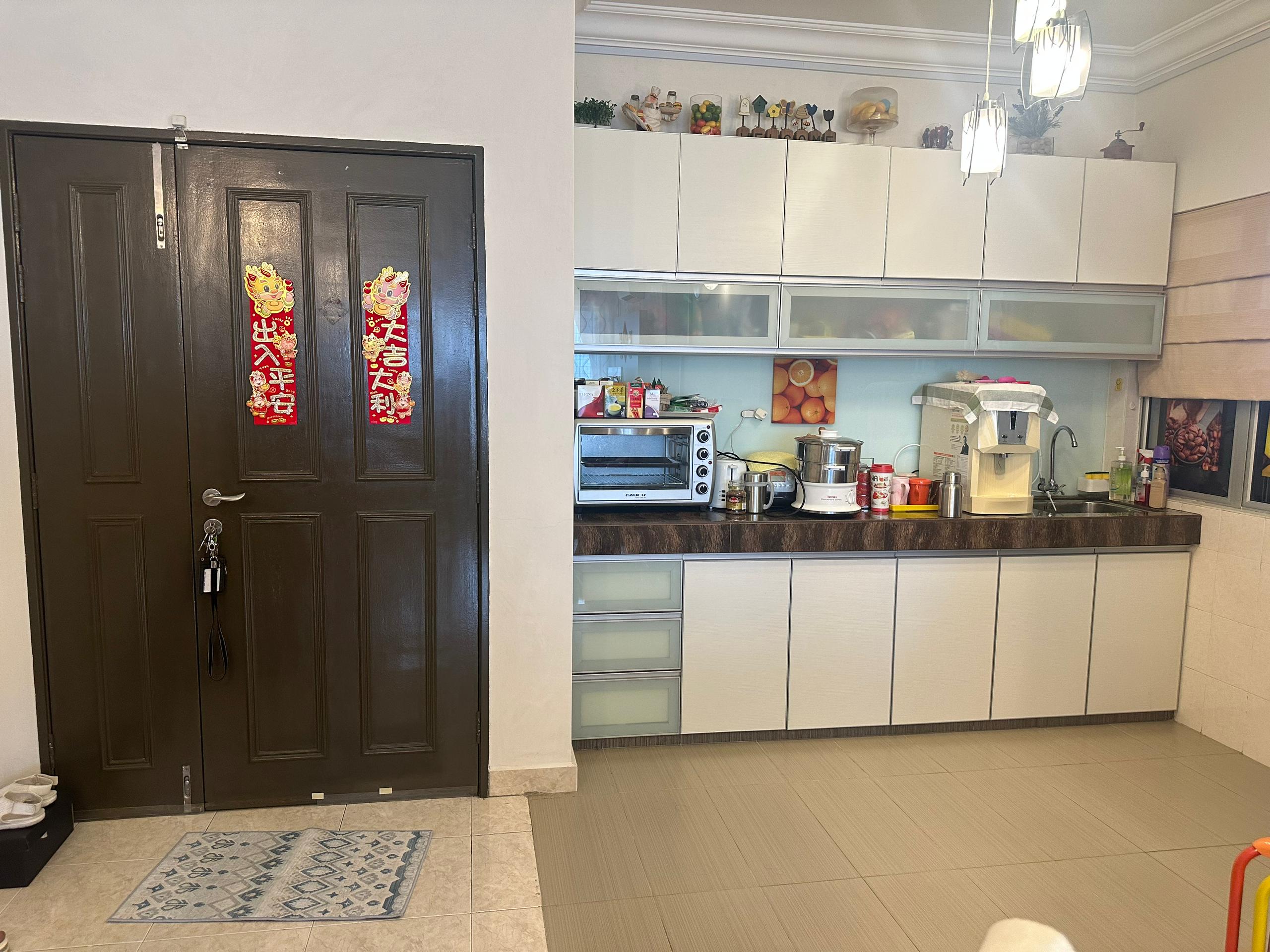 Koi Tropika, Condominium