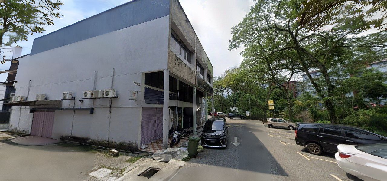 Bukit Idaman, Shop