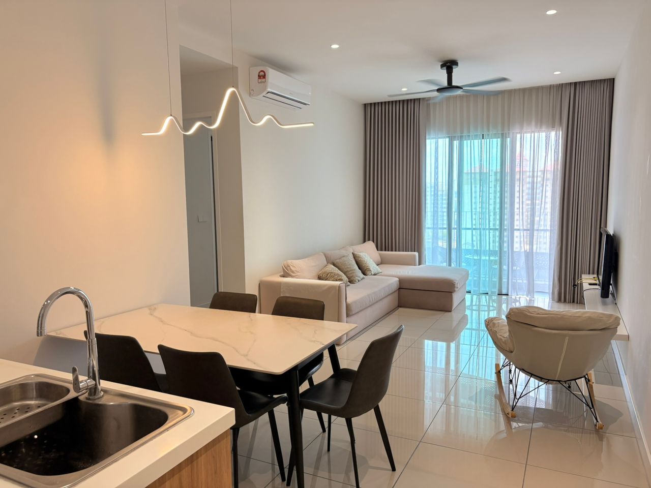 UNIO Residence, Condominium