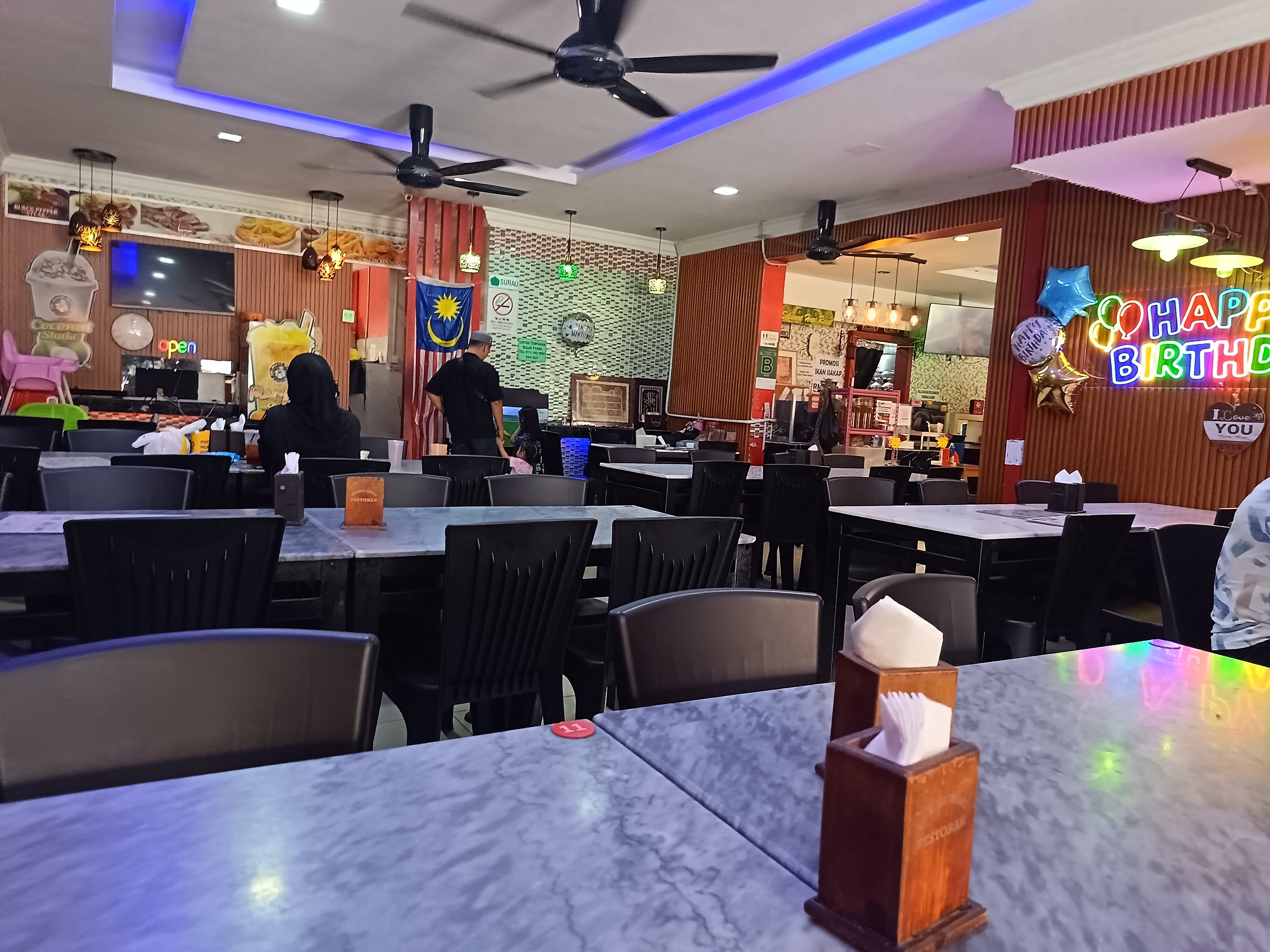 Taman Sri Gombak, Shop