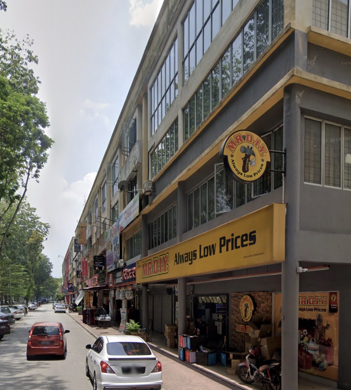 Seksyen 25,sri muda, Shop