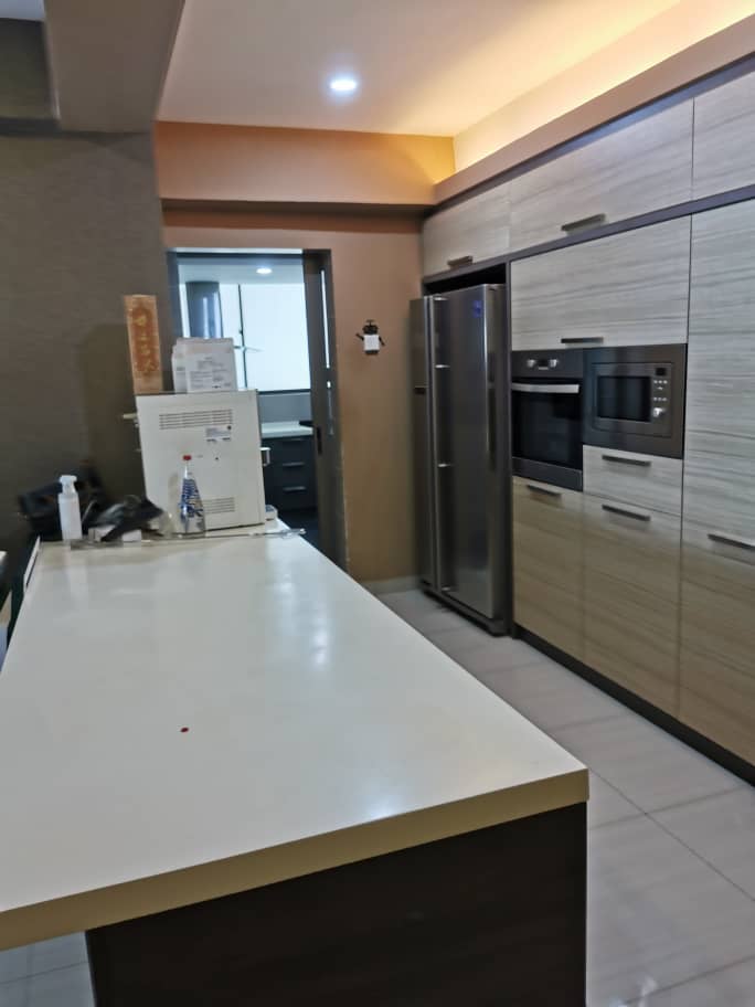 Vista Komanwel B, Condominium