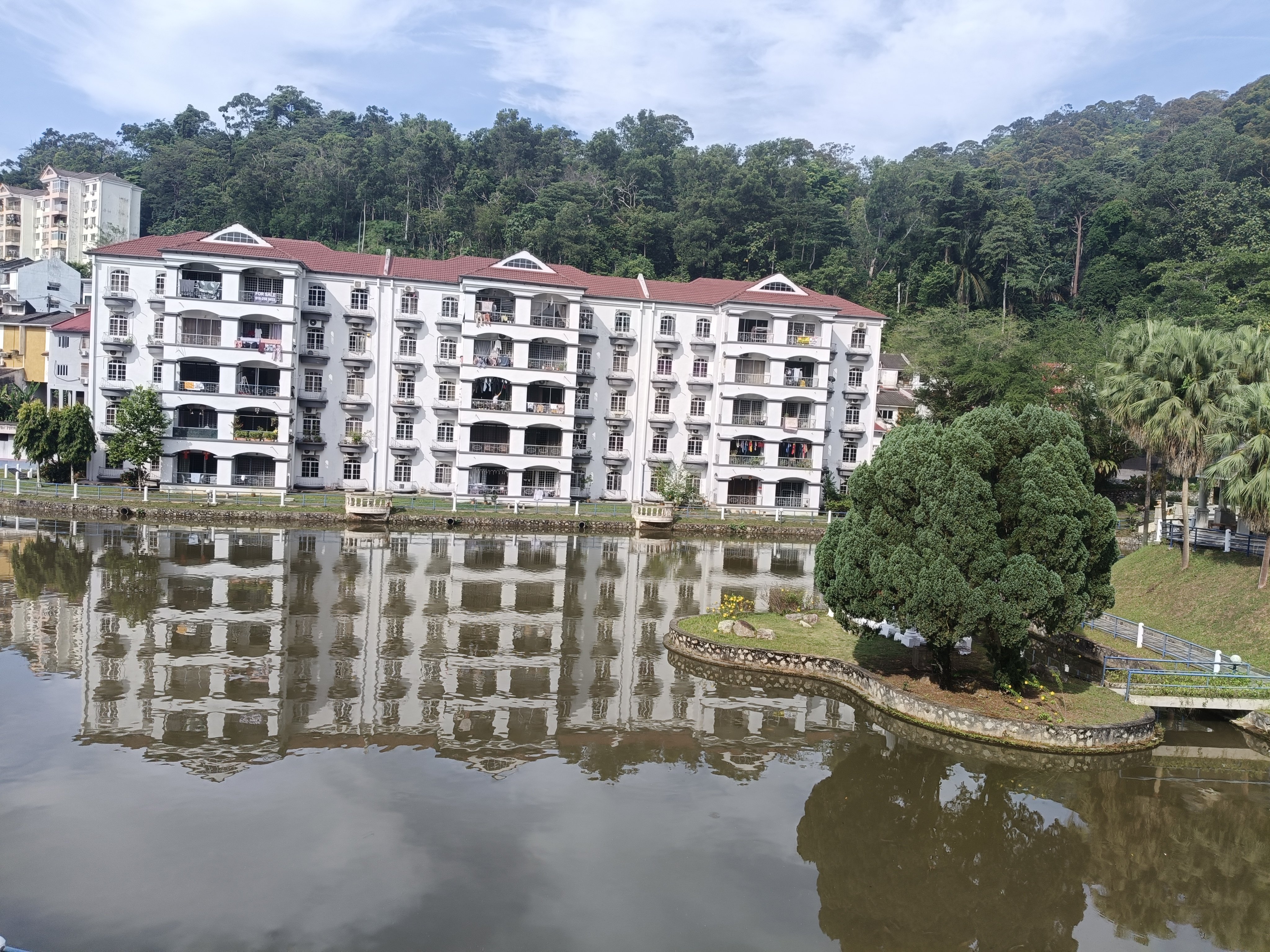 Casa Venicia, Condominium
