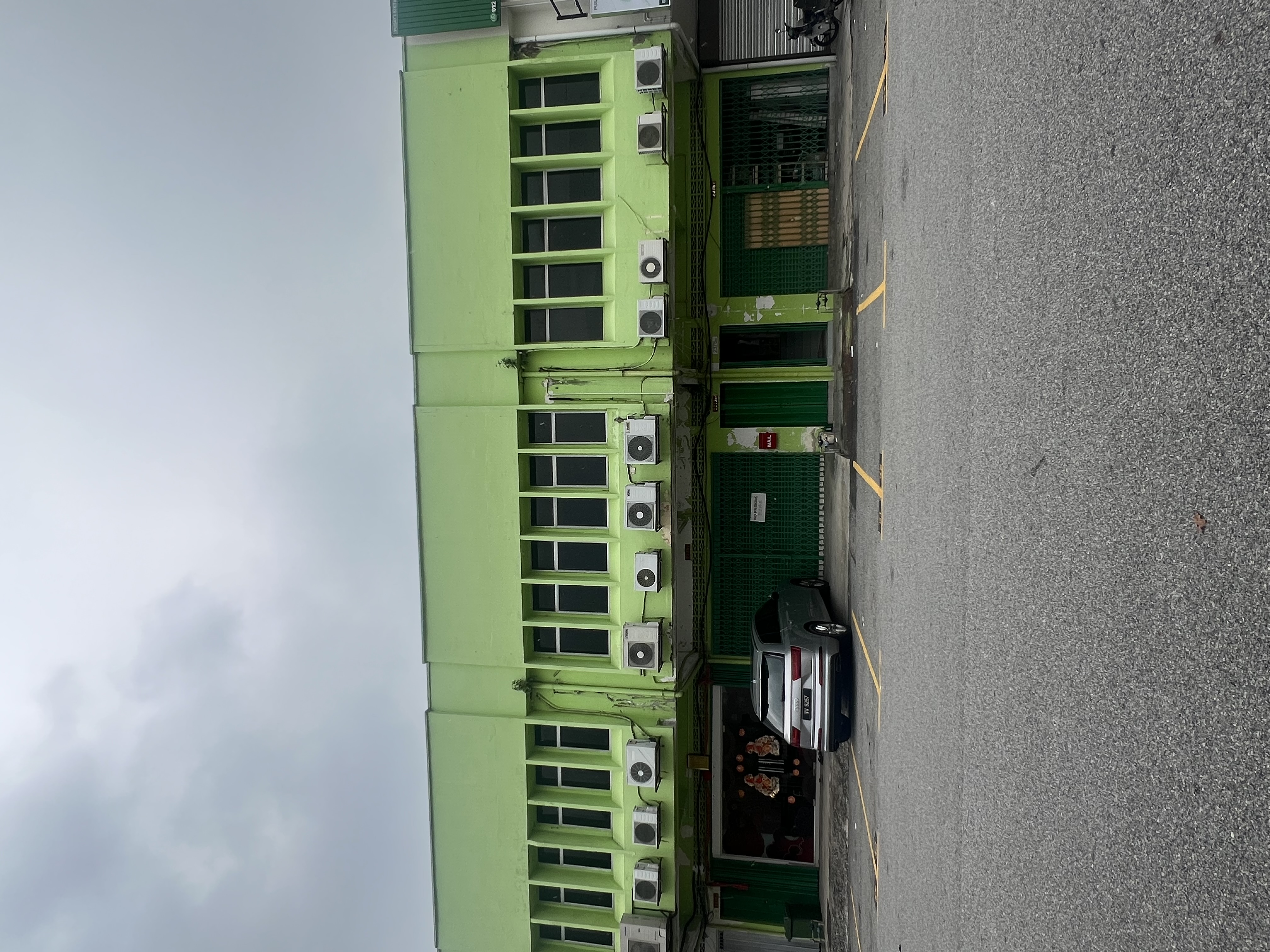 Tmn Ehsan Commercial, Shop
