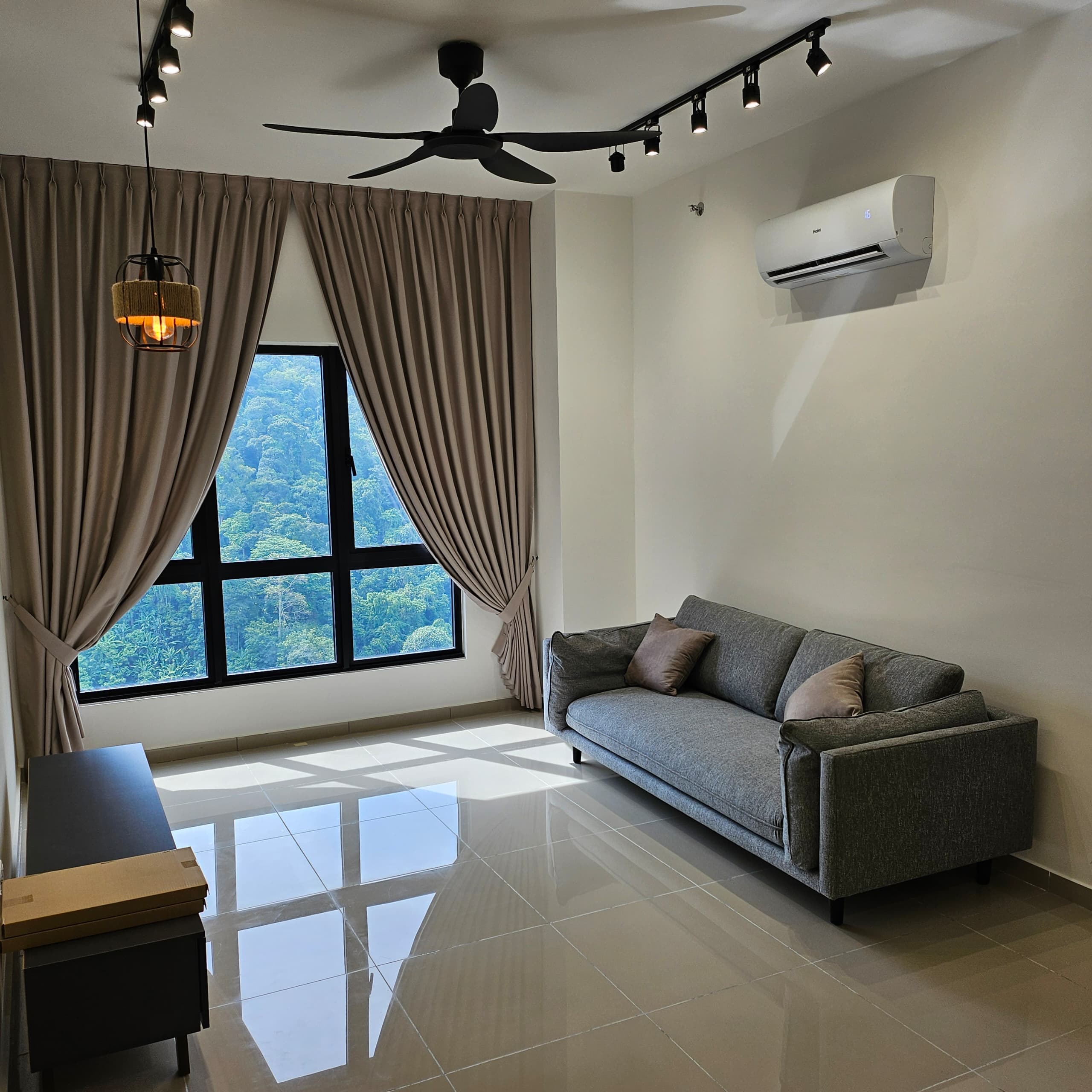 D'Vervain, Condominium