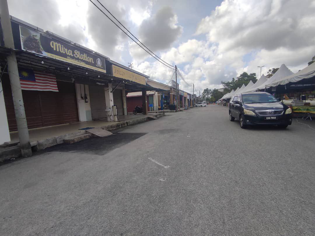 Lorong Indera Sempurna 2/3, Shop