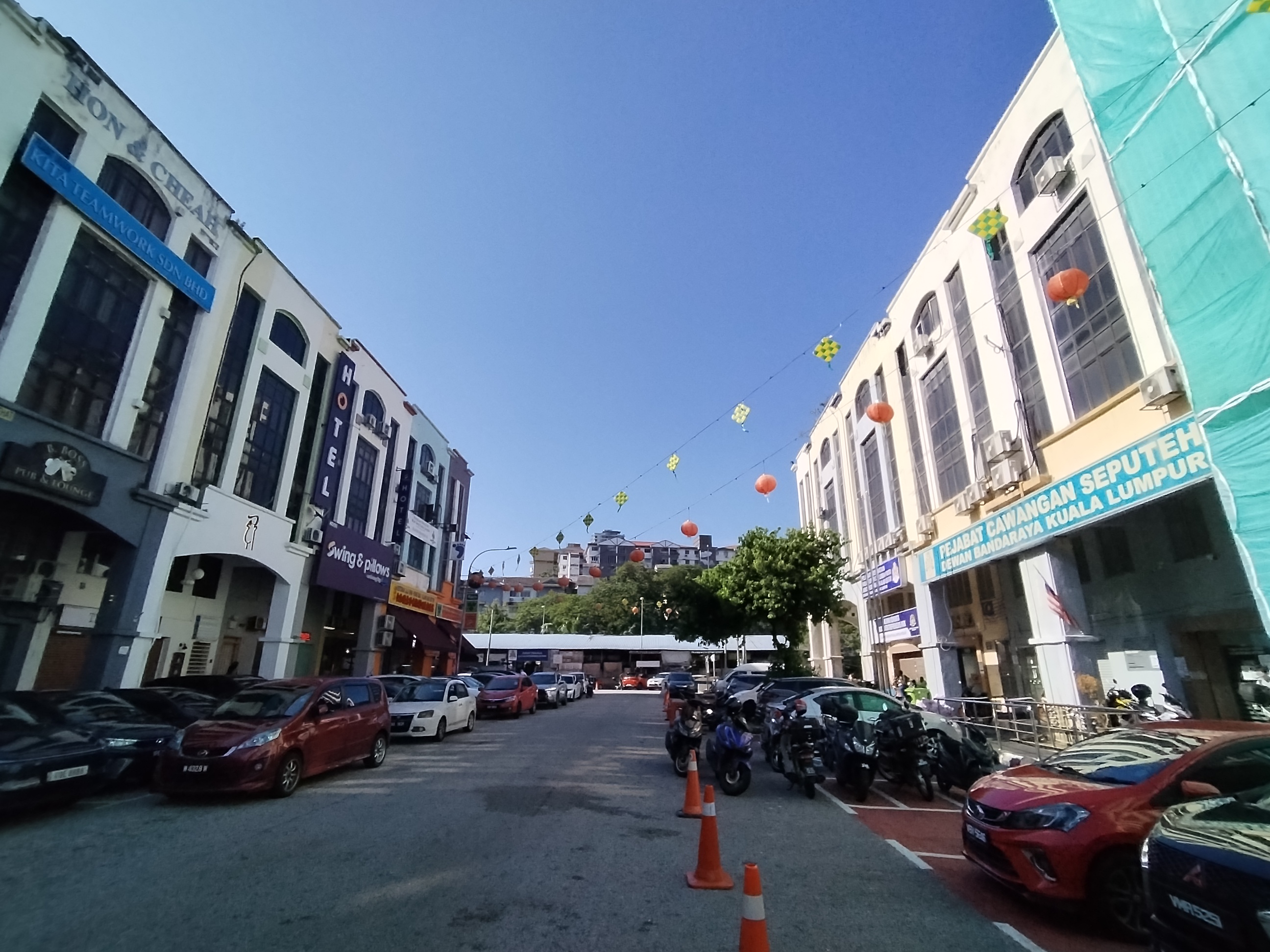 Kuchai Entreprenuers Park, Shop