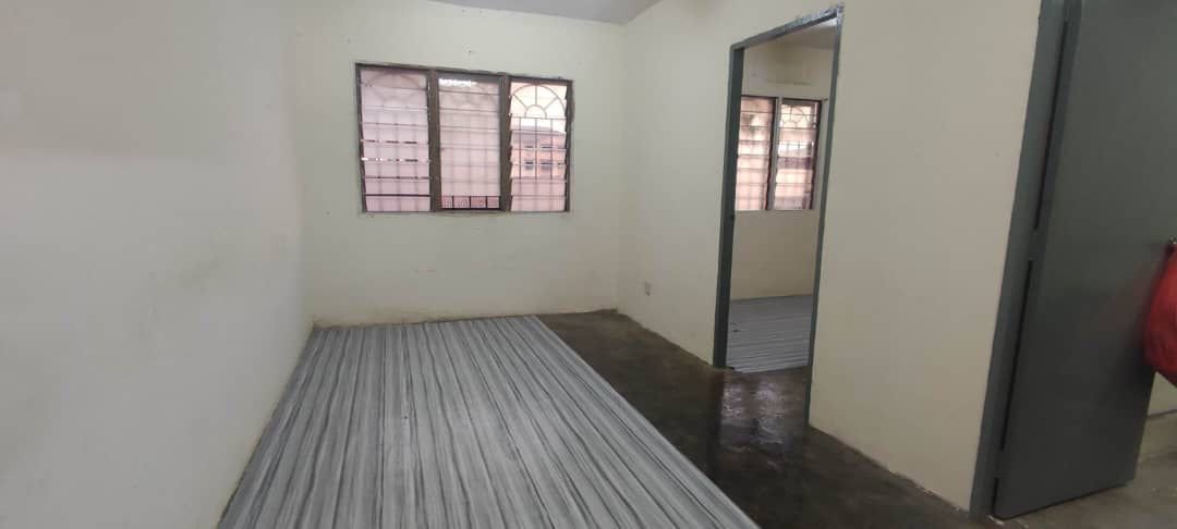Lestari Aprt, Apartment