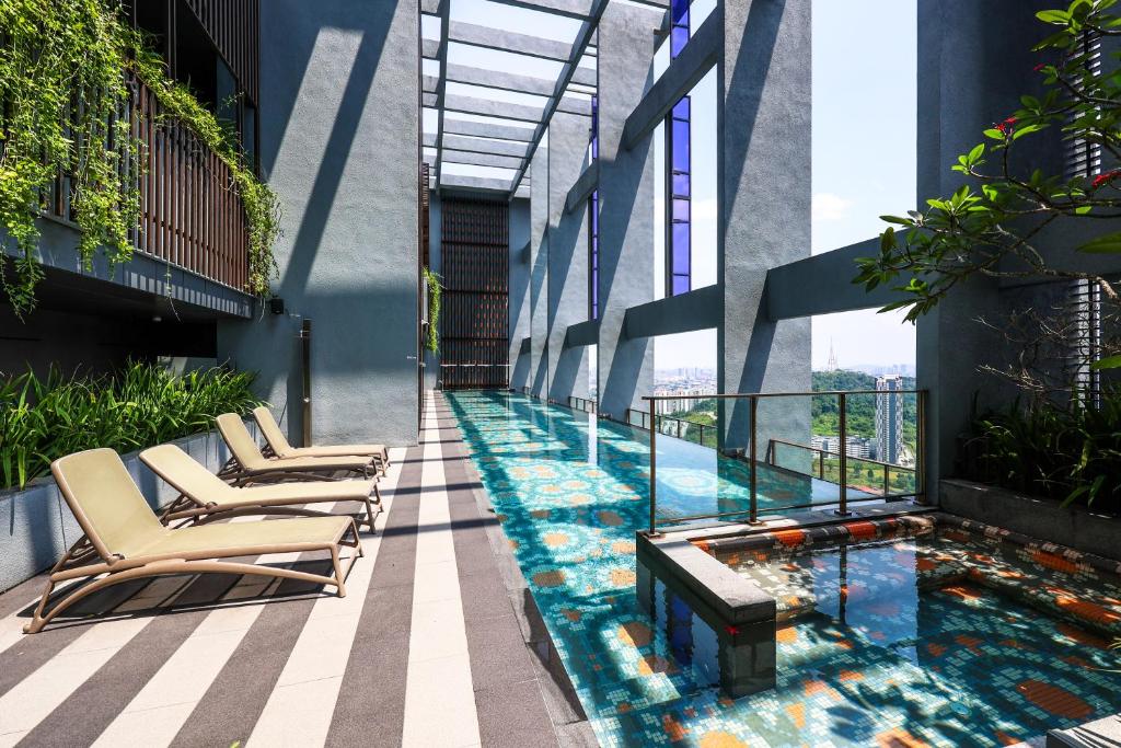 Millerz Square Old Klang Road, Condominium