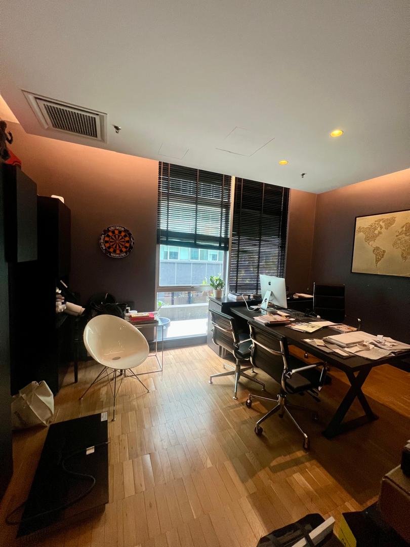Solaris Dutamas Office, Office