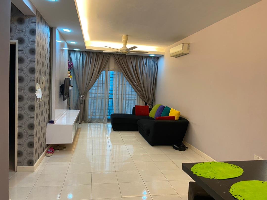 Metropolitan Square, Condominium