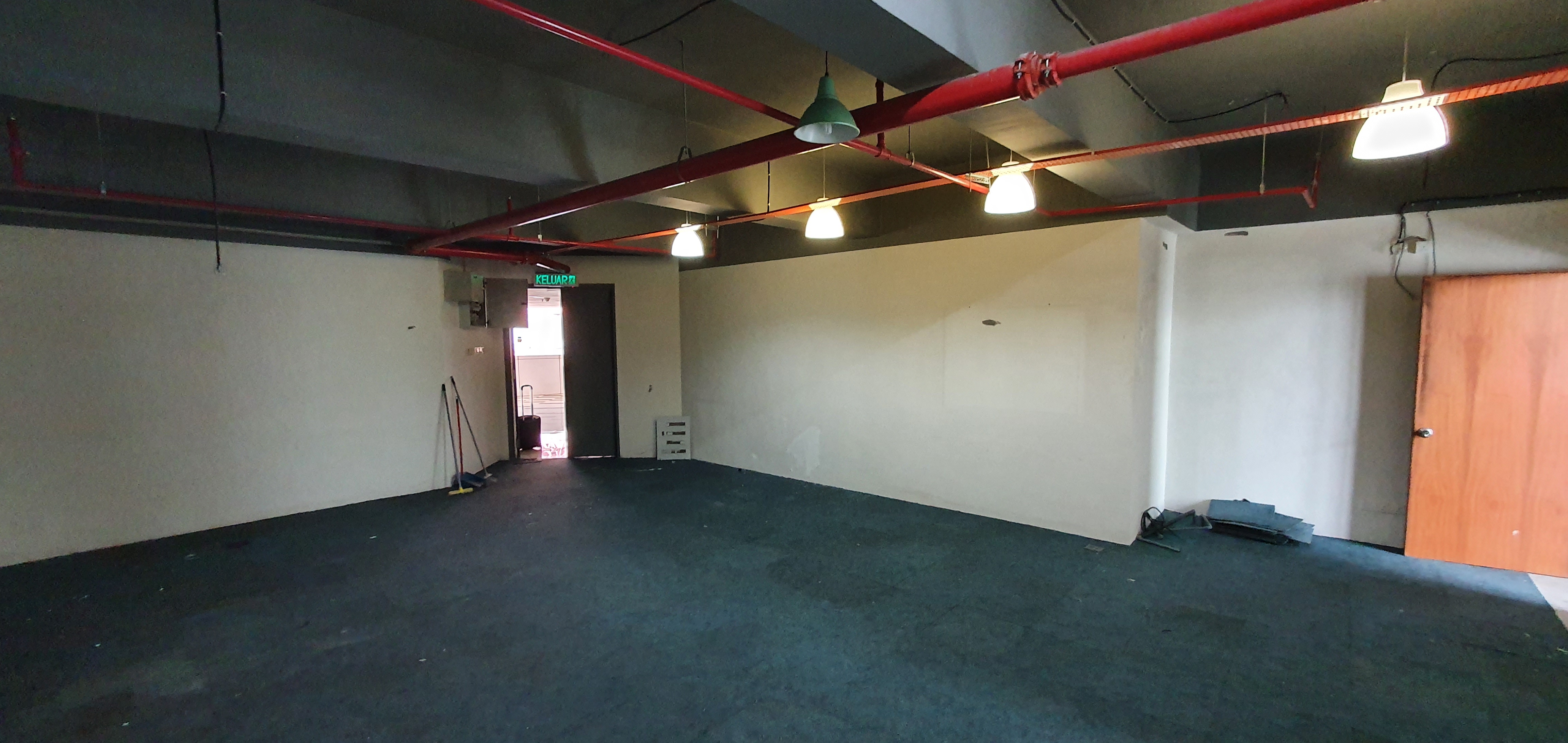 The Strand, Office