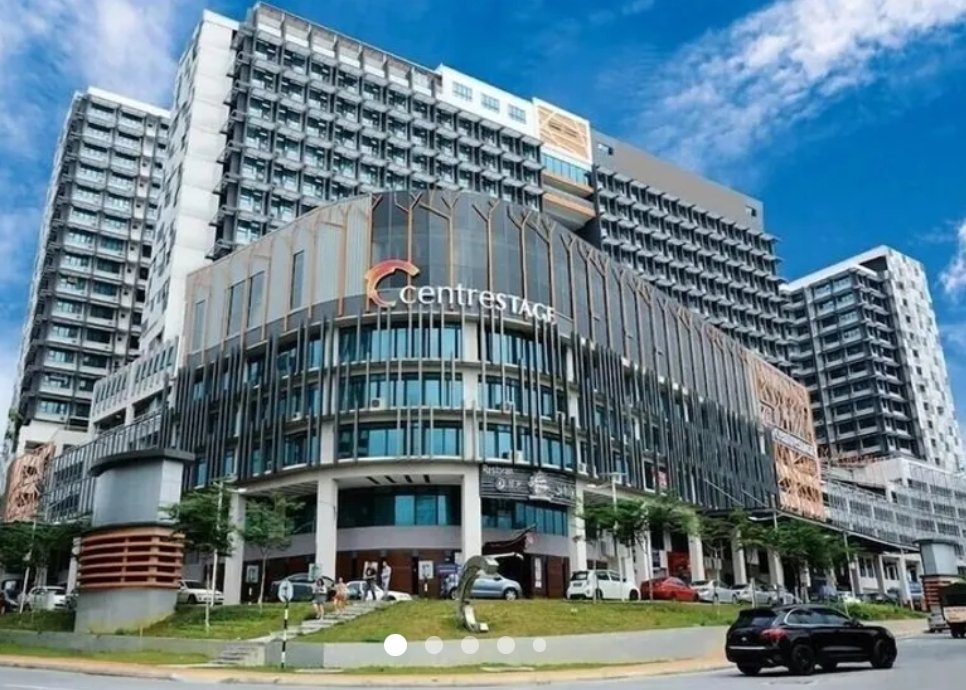 Centrestage, Office