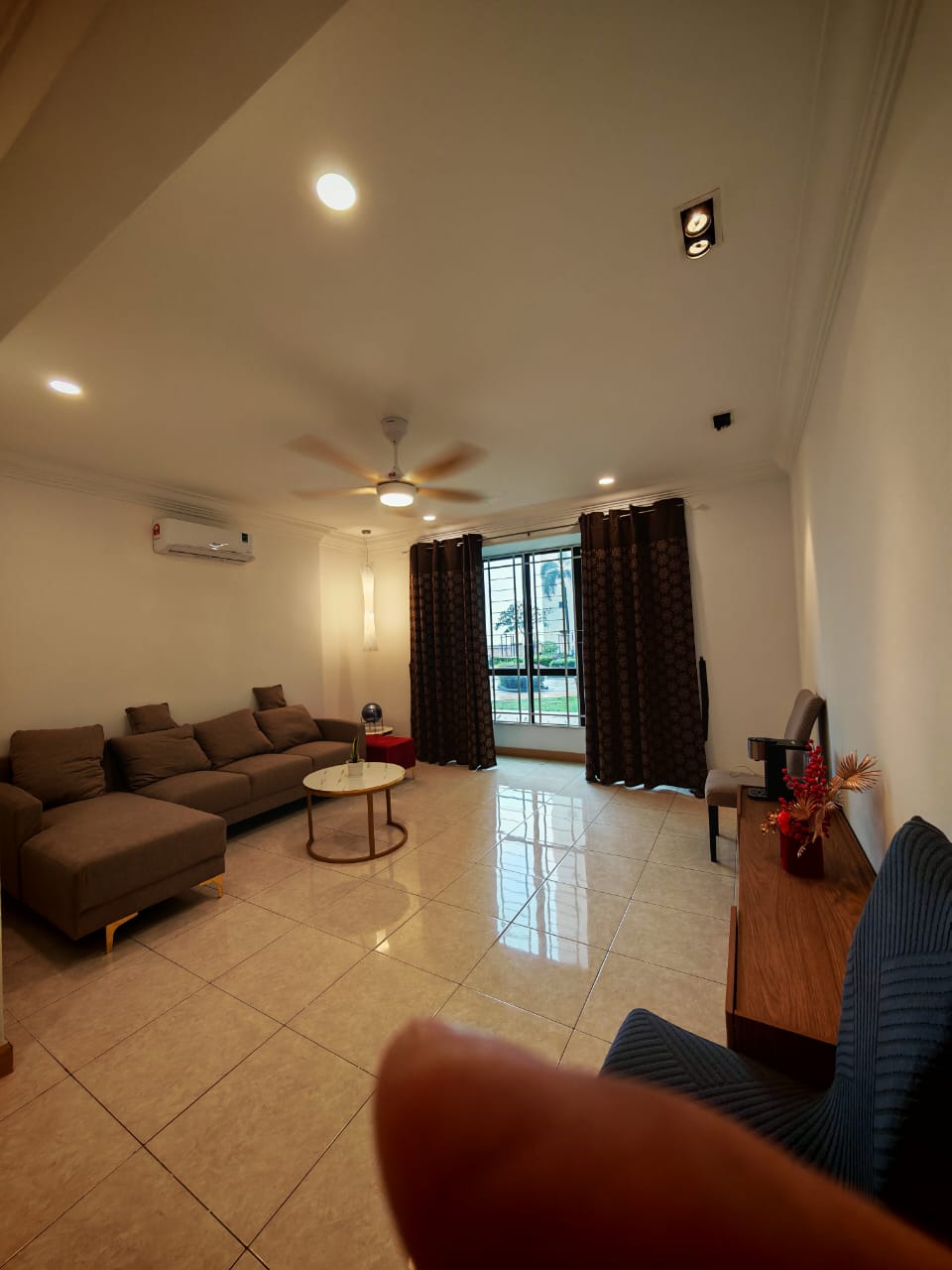 Casa Tropicana, Condominium