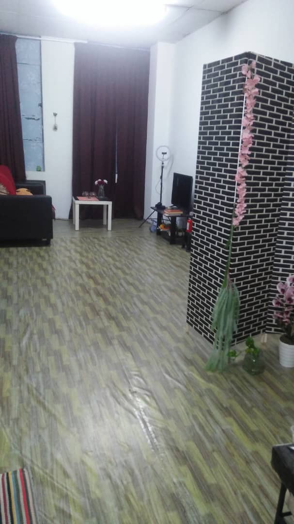 Desa Aman Puri, Shop