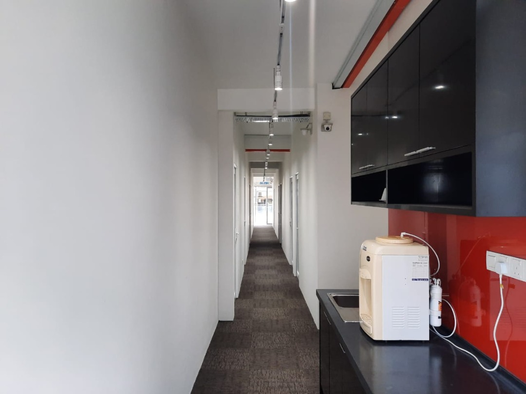 Dataran Cascades, Office