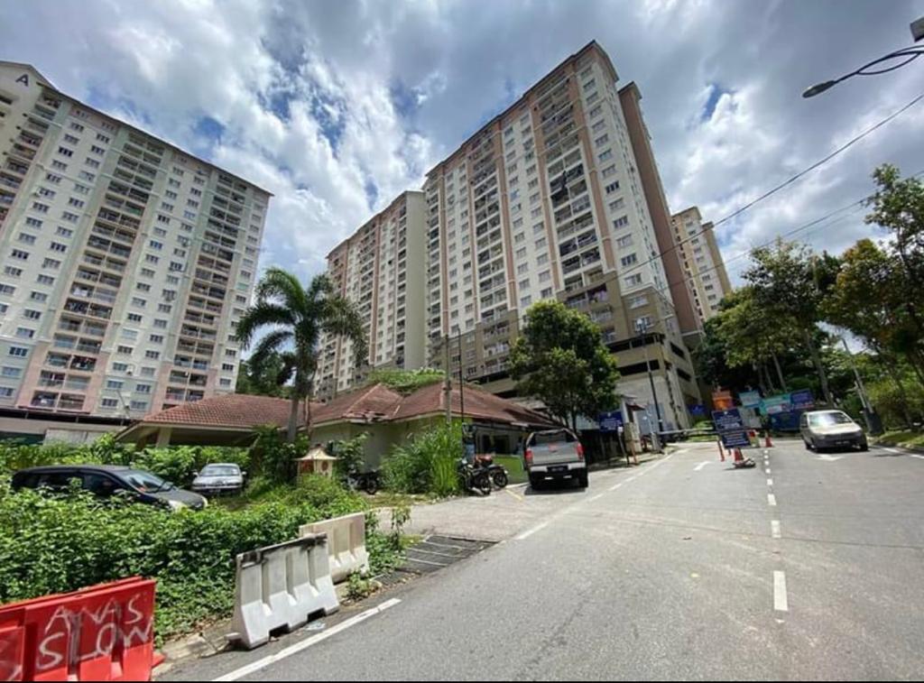 Apartment lakeview Selayang Sinland Real Estate
