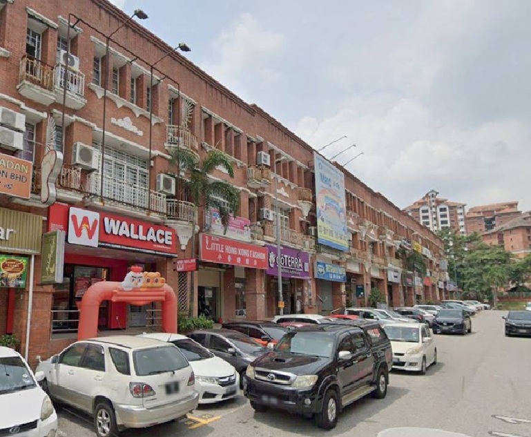 Bandar Sungai Long, Shop