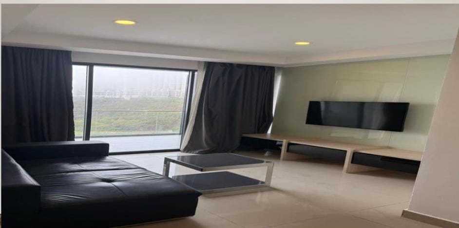 Grand Ion Delemen, Condominium