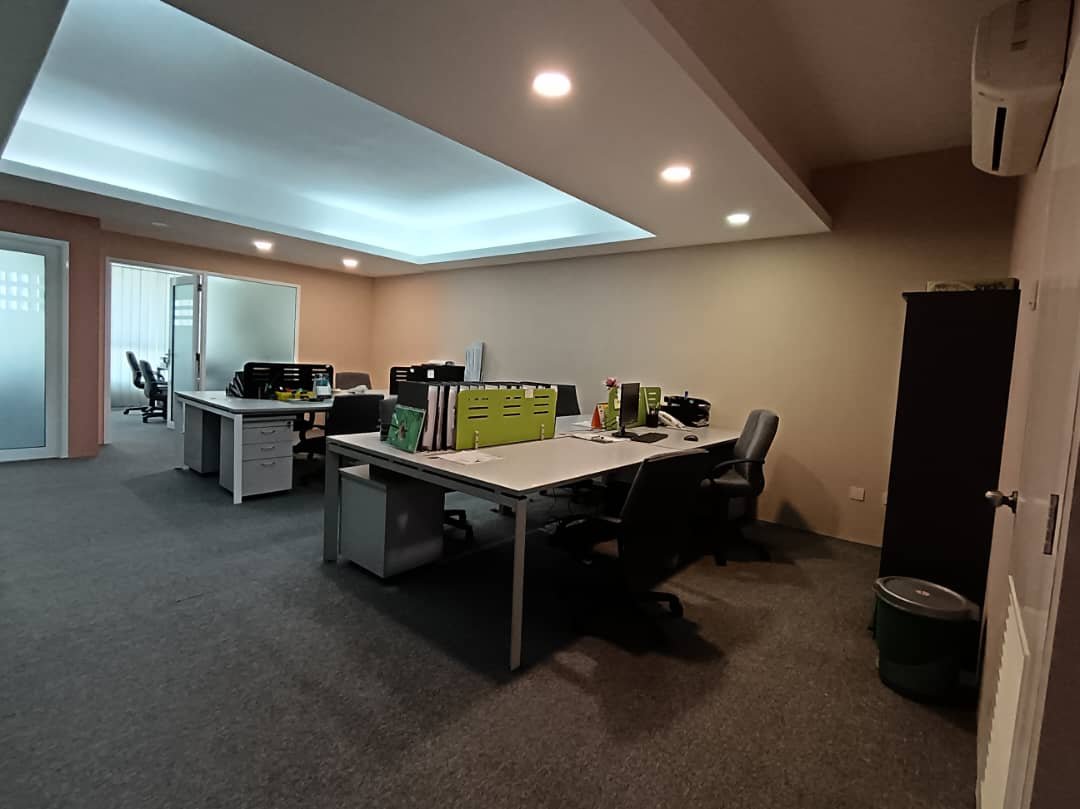 Parklane Commercial hub, Office