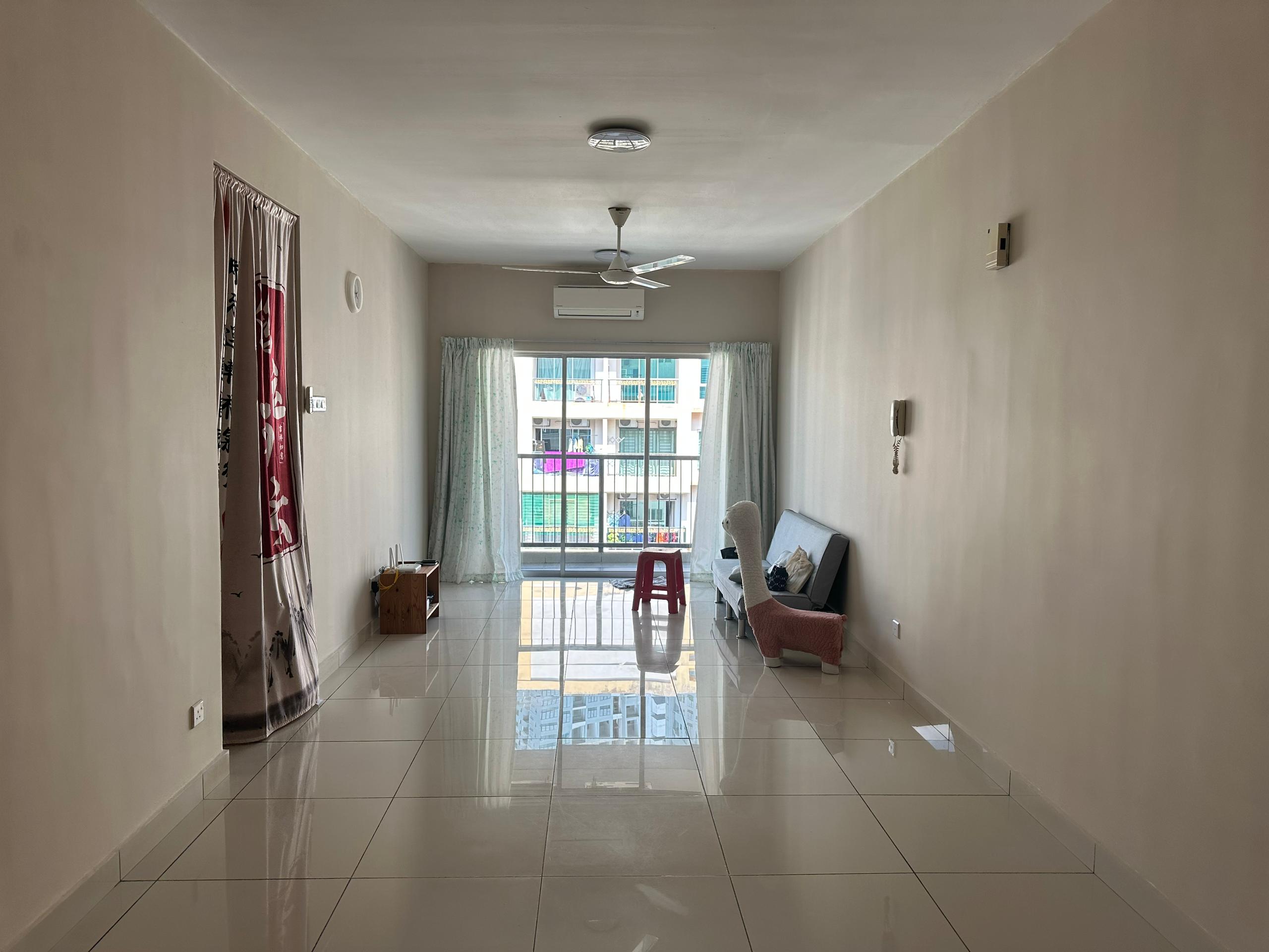 Spring Avenue, Condominium