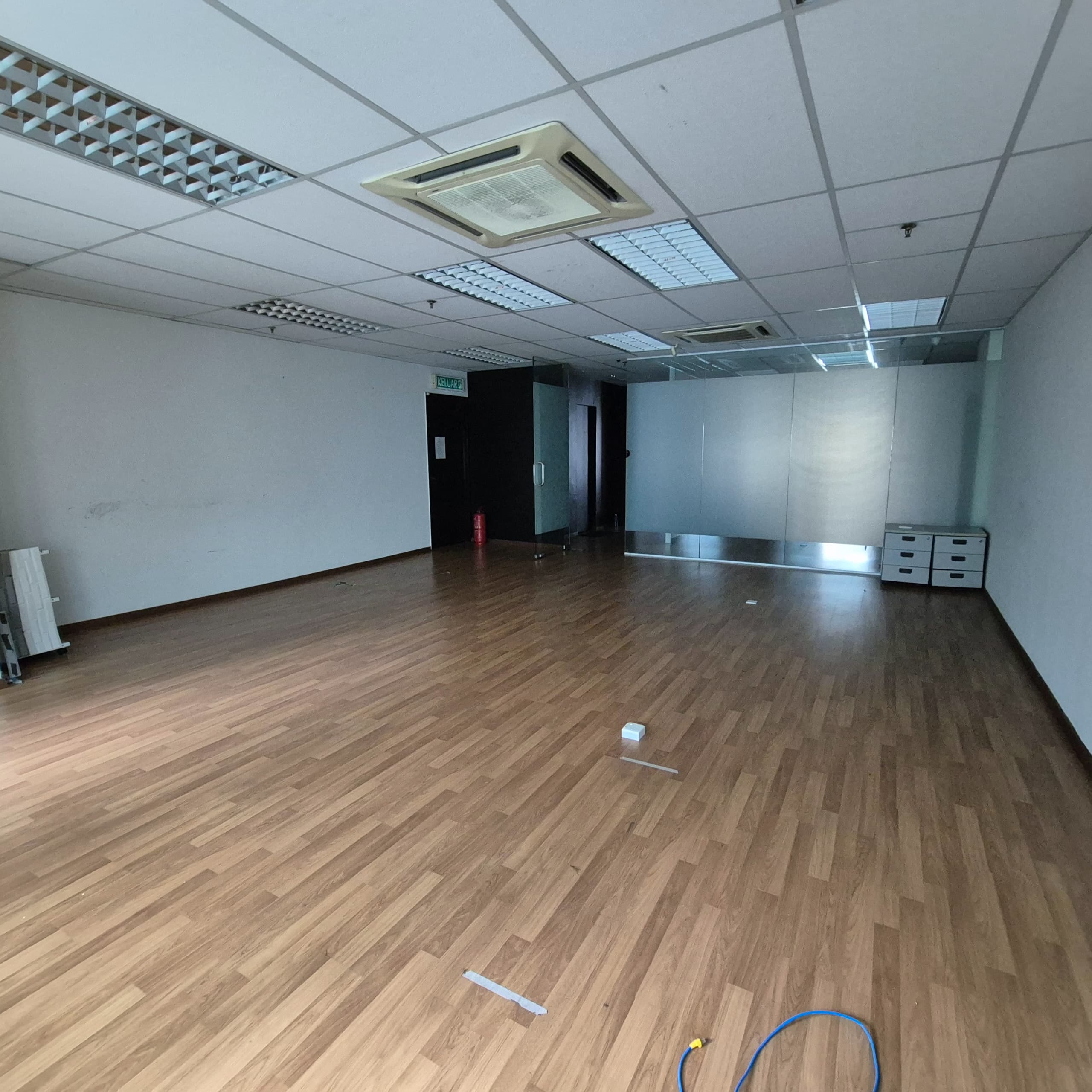 Megan Avenue, Office
