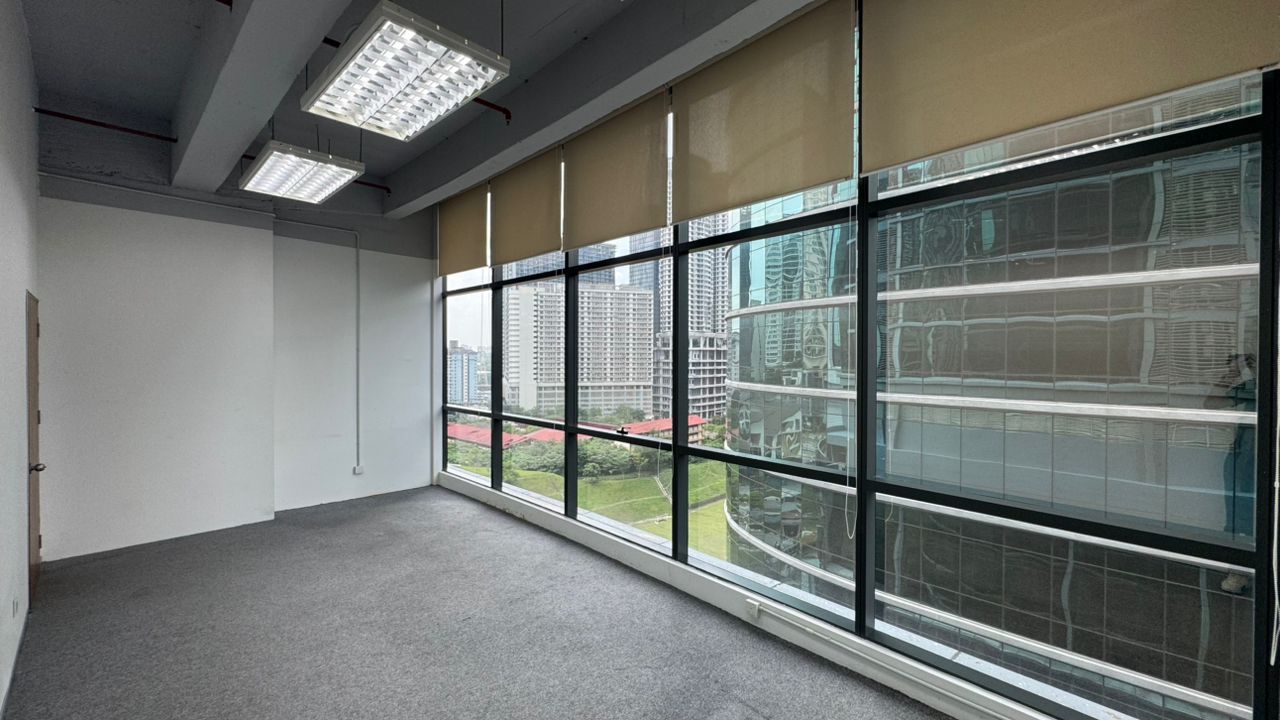 The Vertical Business Suites, Office