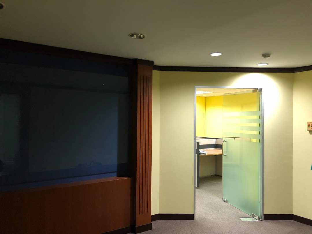 Diamond Square, Office