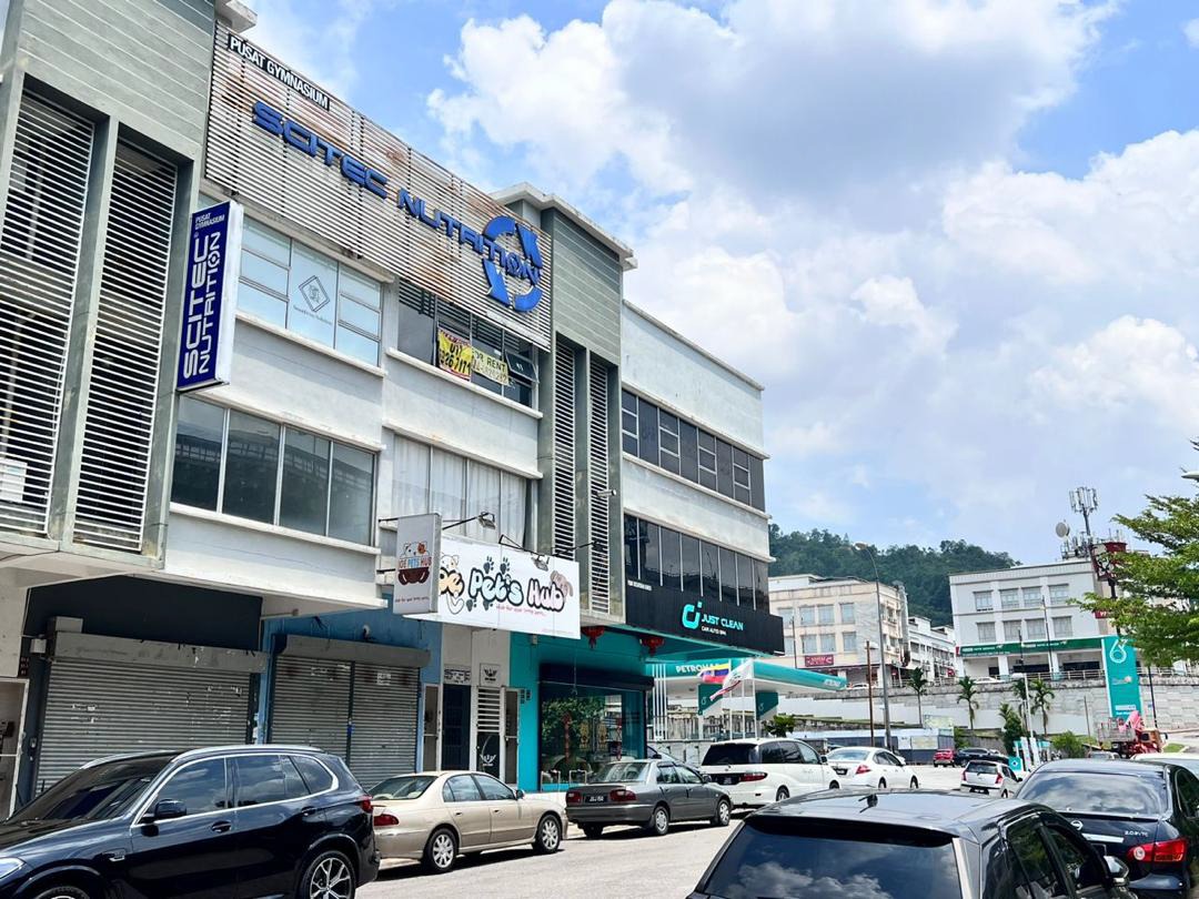 Alam Damai, Shop