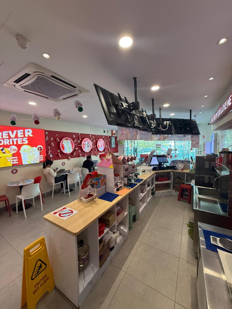 Bandar Menjalara shop, Shop