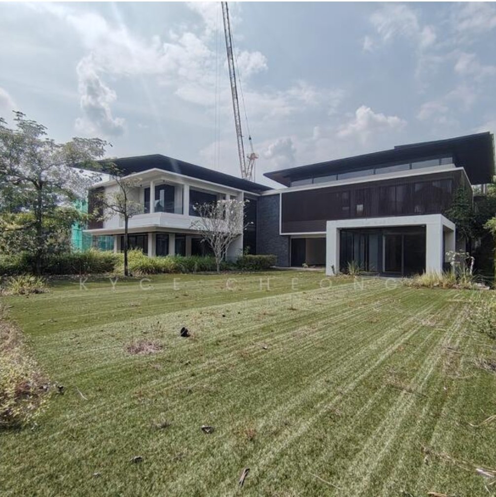 Bukit tunku, Bungalow