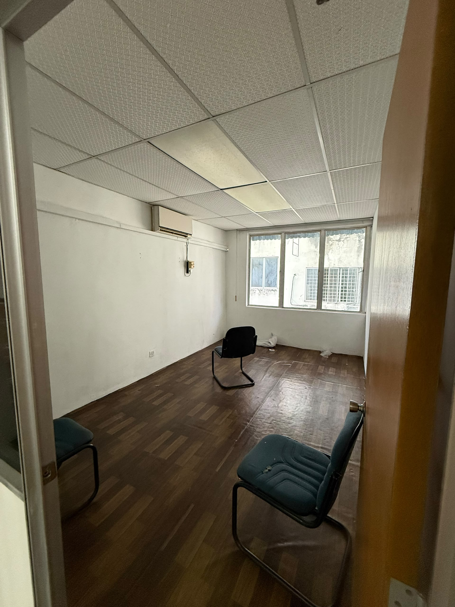 Medan Putra business centre, Office