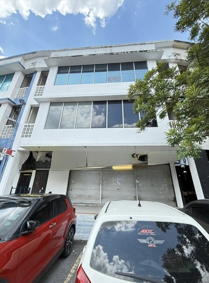 Bandar Seri Putra, Shop
