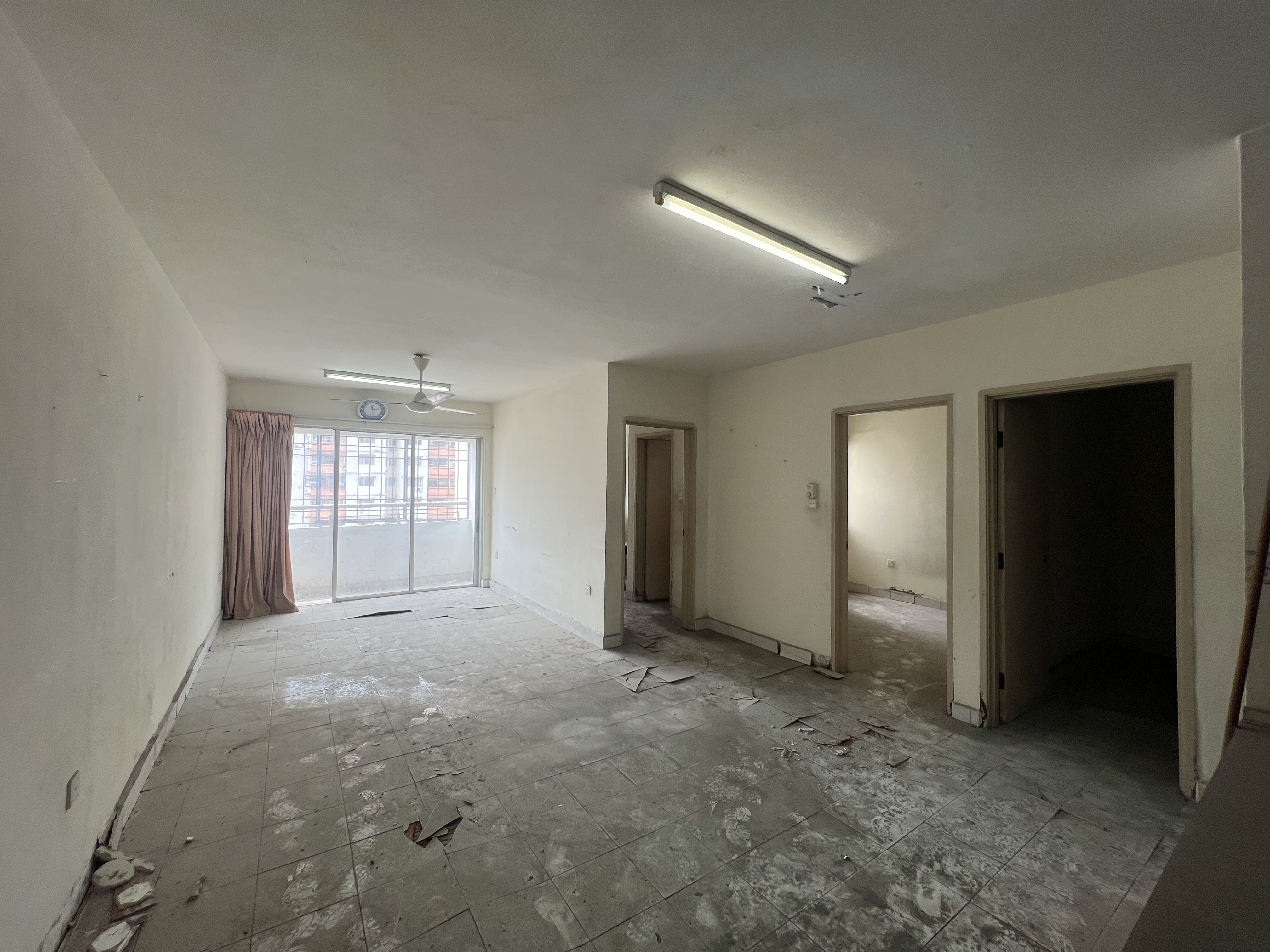 Flora Apartment, Apartment