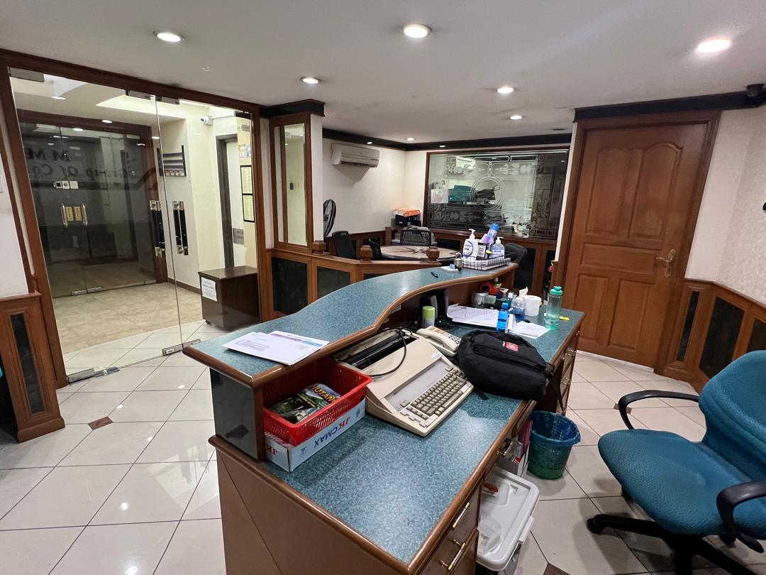 Diamond Square, Office