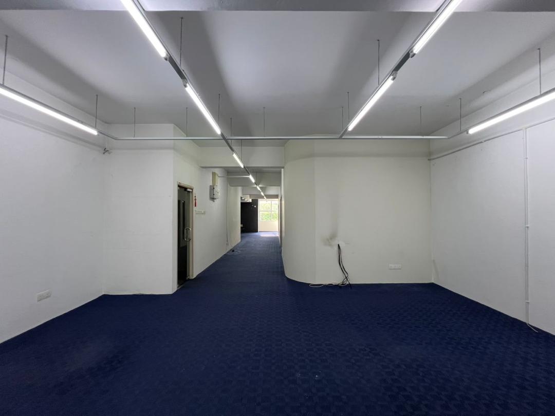 Fadason Business center, Office