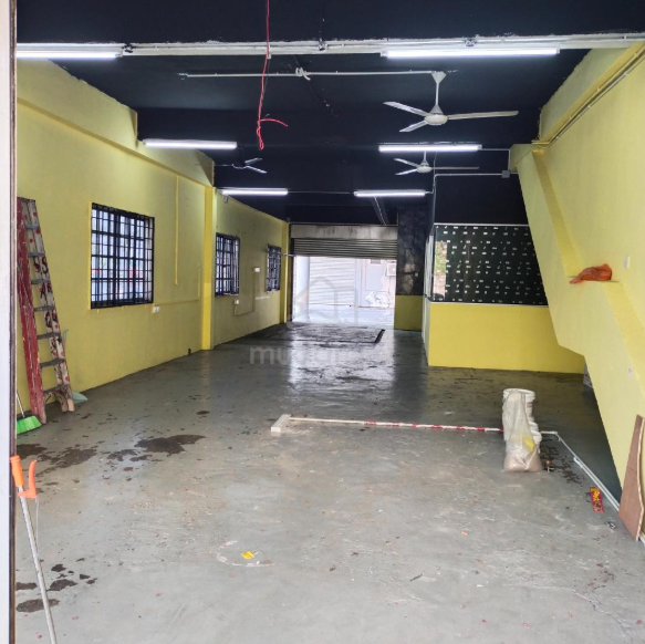 Bandar kajang Shop, Shop