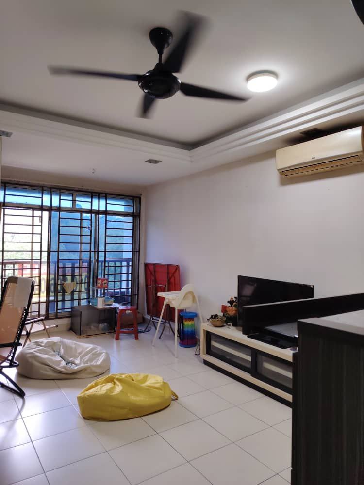 Villa Park, Condominium