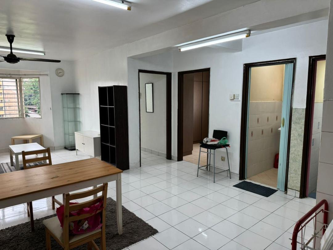 Aman Dua, Apartment