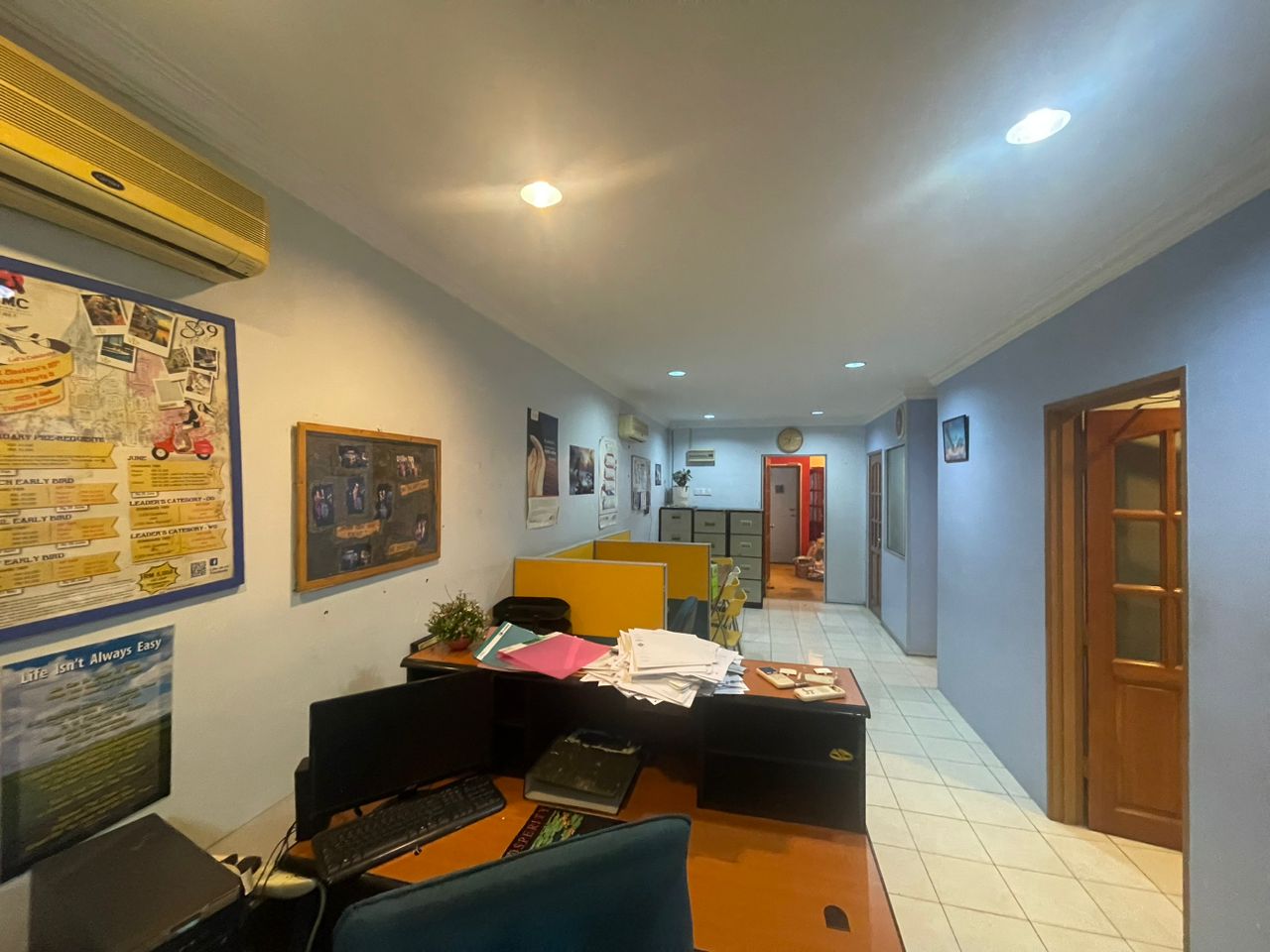 Taman Kasturi, Office